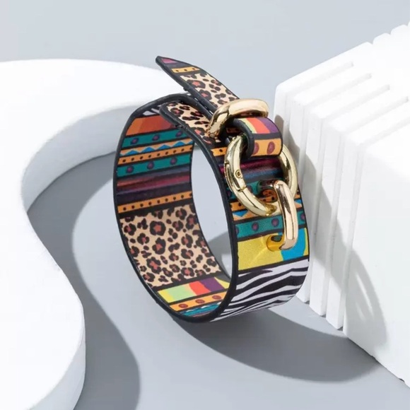 Multicolor Patterned Women's Bracelet with Gold Buckle - Picture 2 of 4